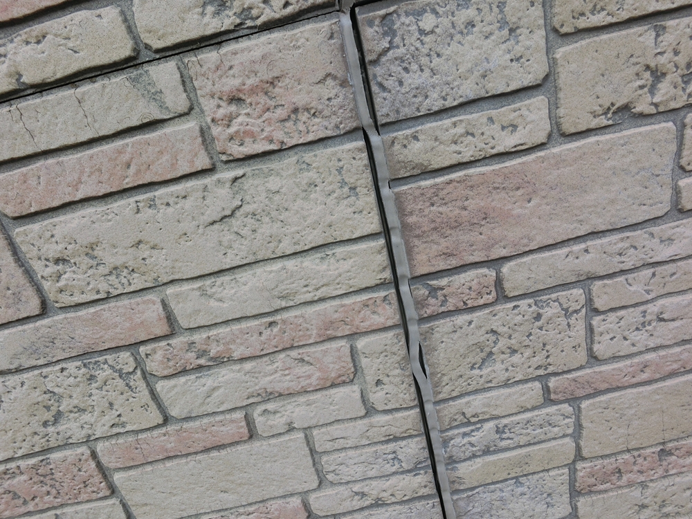 外壁シーリングの劣化状況 雨水侵入リスクのある状態